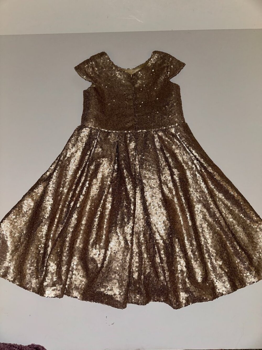 Girls Formal Dress Size 8 Gold Glittery SEQUINS cap sleeves GORGEOUS!